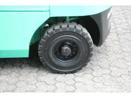 Carrelli elevatori GPL 2014  Mitsubishi FG25NT (17)