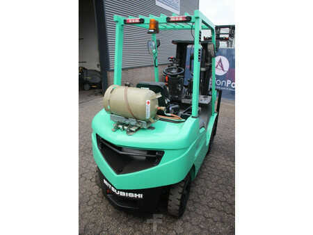 Carrelli elevatori GPL 2014  Mitsubishi FG25NT (5)