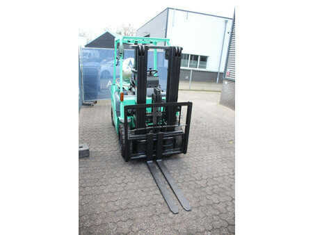 Carrelli elevatori GPL 2014  Mitsubishi FG25NT (6)
