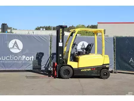 Eléctrica de 4 ruedas 2010  Hyster J3.0XN-861 (1)
