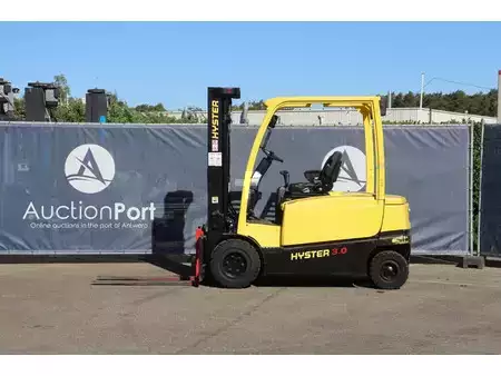 Eléctrica de 4 ruedas 2010  Hyster J3.0XN-861 (2)