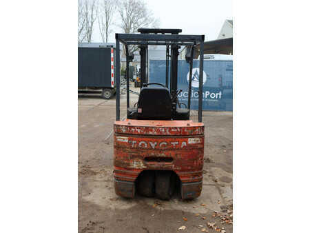 Chariots électriques à 4 roues 2000  Toyota 5FBE18 (5)