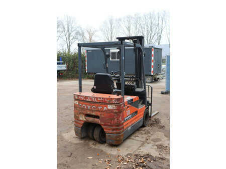 Chariots électriques à 4 roues 2000  Toyota 5FBE18 (6)