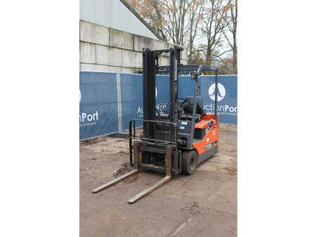 Chariots électriques à 4 roues 2000  Toyota 5FBE18 (9)