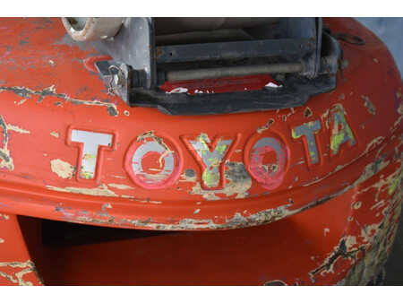 Carretilla elevadora GLP 2011  Toyota 42-7FGF25 (17)
