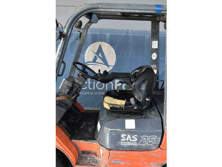 Carretilla elevadora GLP 2011  Toyota 42-7FGF25 (21)