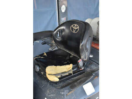 Carretilla elevadora GLP 2011  Toyota 42-7FGF25 (22)