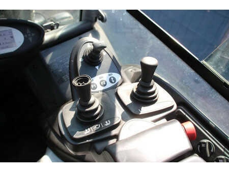 Carrelli elettrici 4 ruote 2019  Still RX 60-35 (26)