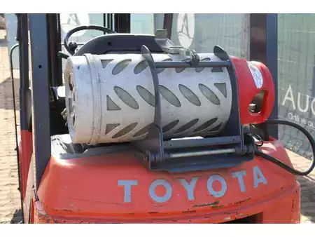 Gasoltruck 1999  Toyota 42-7FGF15 (19)