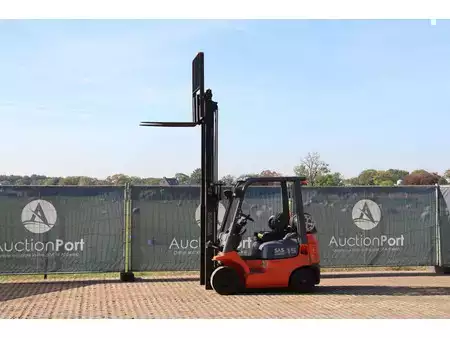 Gasoltruck 1999  Toyota 42-7FGF15 (36)