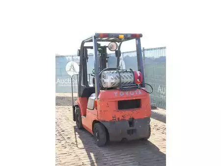 Gasoltruck 1999  Toyota 42-7FGF15 (4)