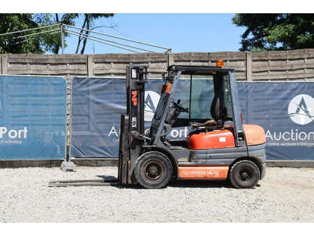 Diesel truck 1997  Toyota 62-6FDF25 (1)