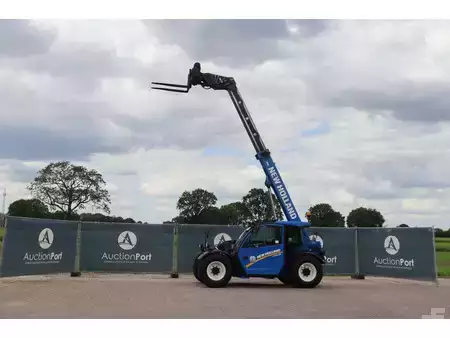 Telescopic forklift rigid 2019  New Holland LM628 (38)