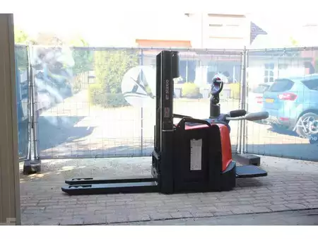 Stacker pedestre 2018  Toyota SPE200D (1)
