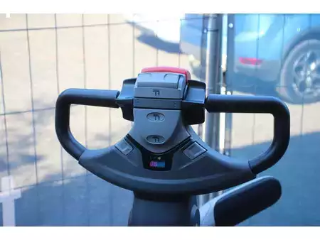 Stacker pedestre 2018  Toyota SPE200D (22)