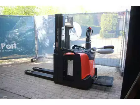 Stacker pedestre 2018  Toyota SPE200D (3)