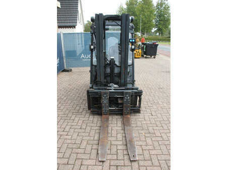 Sähkö - 4 pyör 2020  Linde E25L-01 (7)