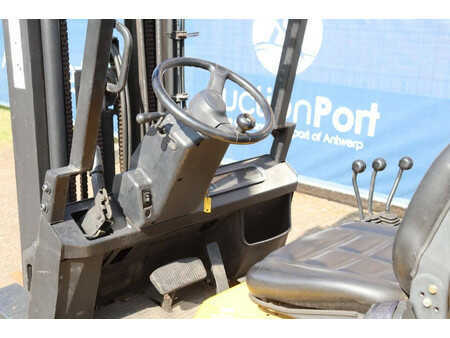 Chariots élévateurs GPL 2001  Yale GLP16AF2026 (26)