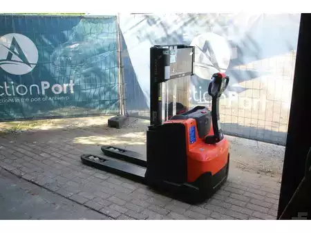 Stacker pedestre 2023  Toyota SWE200D (3)