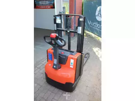 Stacker pedestre 2023  Toyota SWE200D (5)