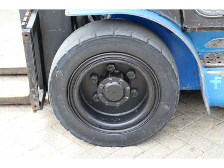 Carretilla elevadora diésel 2001  CAT Lift Trucks DP35K (12)