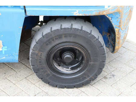 Carretilla elevadora diésel 2001  CAT Lift Trucks DP35K (13)