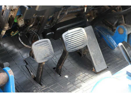 Carretilla elevadora diésel 2001  CAT Lift Trucks DP35K (22)