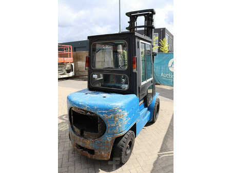 Carretilla elevadora diésel 2001  CAT Lift Trucks DP35K (6)