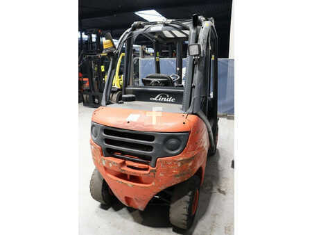 Carretilla elevadora diésel 2012  Linde H25D-01 (5)