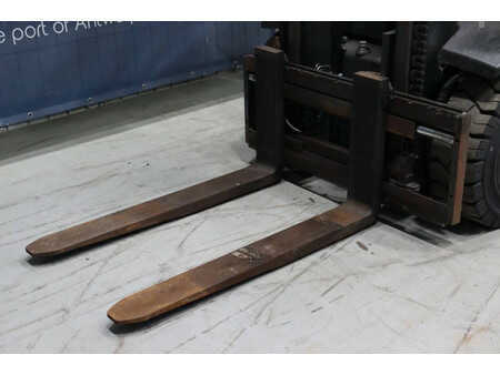 Carretilla elevadora diésel 2012  Linde H25D-01 (9)