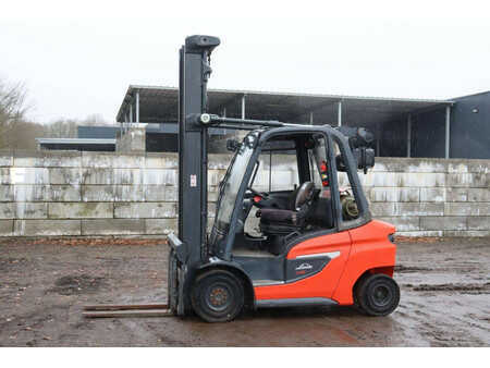 Gázüzemű targoncák 2020  Linde H35T-01 (1)