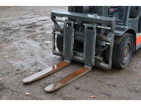 Gázüzemű targoncák 2020  Linde H35T-01 (10)