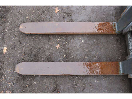 Gázüzemű targoncák 2020  Linde H35T-01 (11)