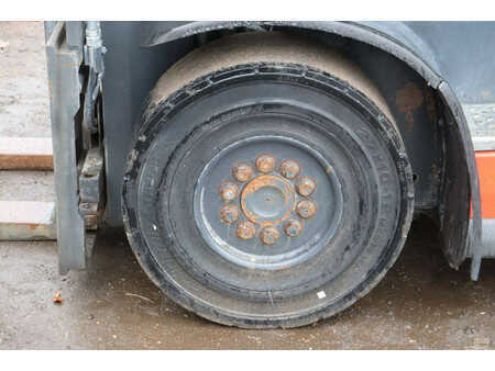 Gázüzemű targoncák 2020  Linde H35T-01 (14)