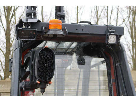 Gázüzemű targoncák 2020  Linde H35T-01 (17)