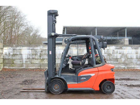 Gázüzemű targoncák 2020  Linde H35T-01 (2)