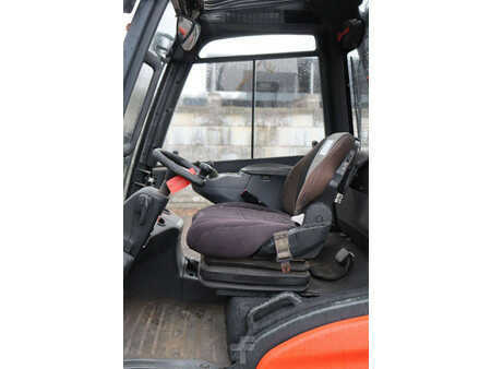 Gázüzemű targoncák 2020  Linde H35T-01 (20)