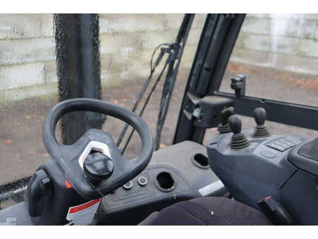 Gázüzemű targoncák 2020  Linde H35T-01 (22)