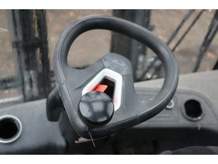 Gázüzemű targoncák 2020  Linde H35T-01 (24)