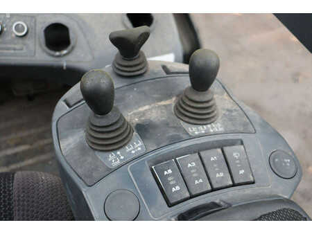 Gázüzemű targoncák 2020  Linde H35T-01 (25)