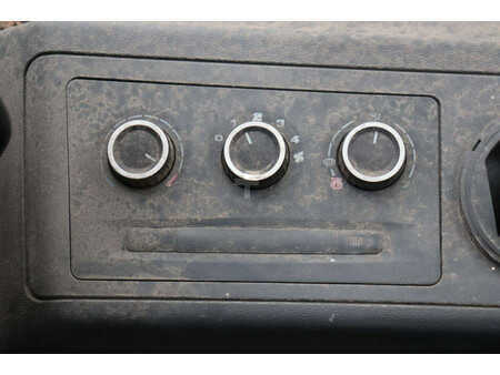 Gázüzemű targoncák 2020  Linde H35T-01 (26)