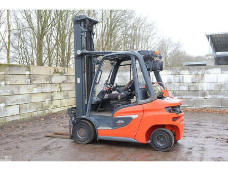 Gázüzemű targoncák 2020  Linde H35T-01 (3)