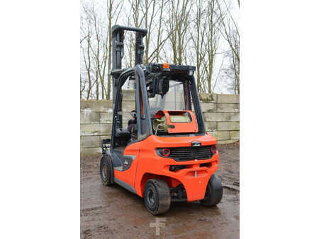 Gázüzemű targoncák 2020  Linde H35T-01 (4)