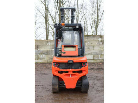 Gázüzemű targoncák 2020  Linde H35T-01 (5)