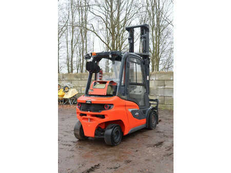 Gázüzemű targoncák 2020  Linde H35T-01 (6)