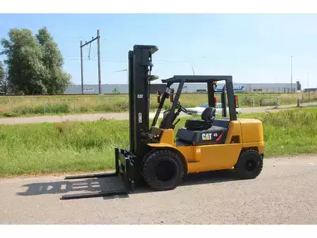 Diesel Forklifts 2007  CAT Lift Trucks DP45K-2 (1)