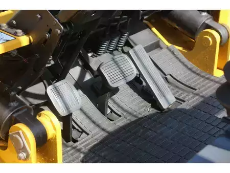 Diesel Forklifts 2007  CAT Lift Trucks DP45K-2 (21)