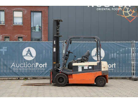 Elektro 4 Rad 2002  Nissan G002L25CU (2)