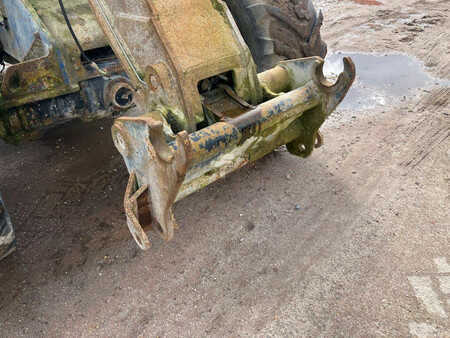 Wózki teleskopowe sztywne 2008  Manitou MLT742 (8)