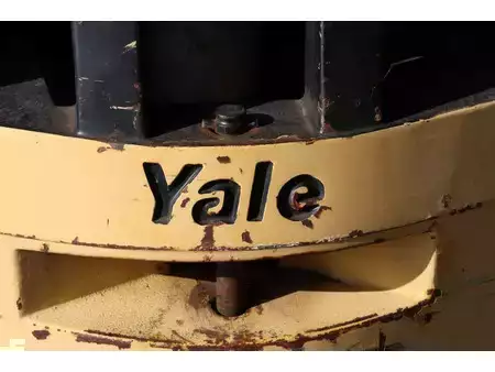 Gasoltruck 2003  Yale GLP25TF V2420 (26)